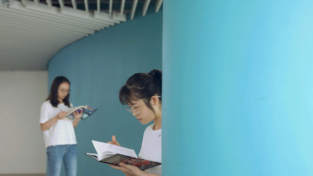 Research Students Recognised with Various University Scholarships