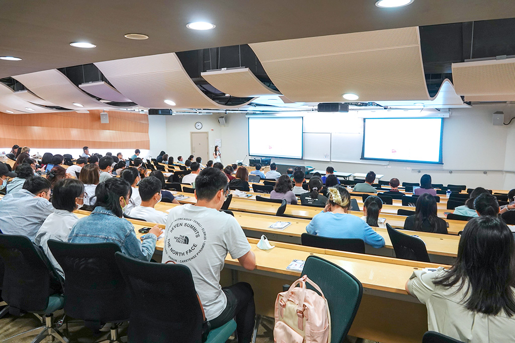 Faculty, research staff and students shared knowledge and research progress through oral and poster presentations at the Gala.