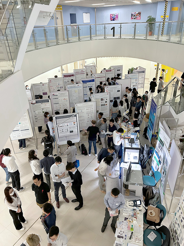 Faculty, research staff and students shared knowledge and research progress through oral and poster presentations at the Gala.