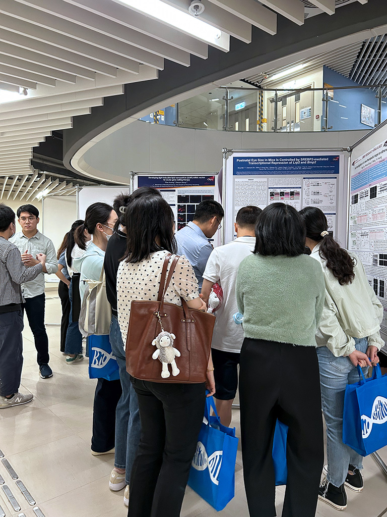 Faculty, research staff and students shared knowledge and research progress through oral and poster presentations at the Gala.