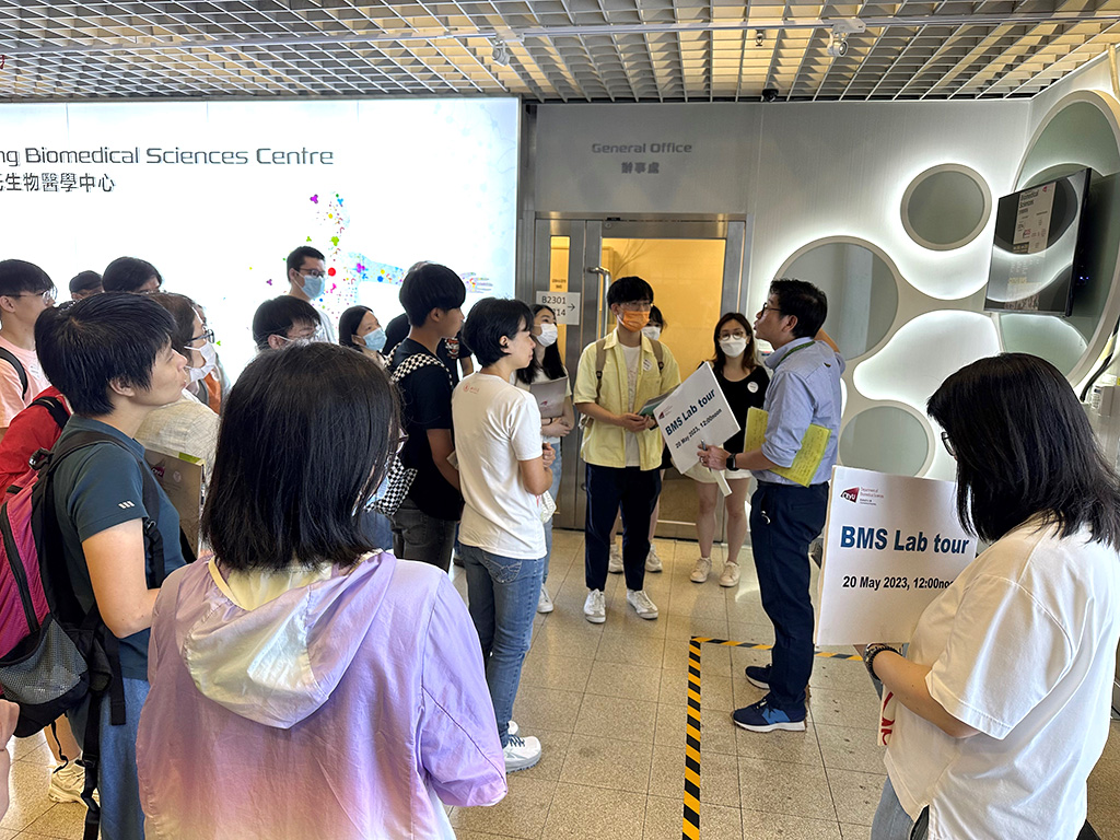 Lab tour to see the University’s state-of-the-art facilities.