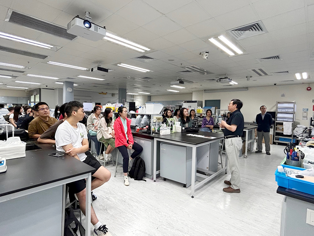 Opening remarks by Professor Yu Huang, Head of Department.