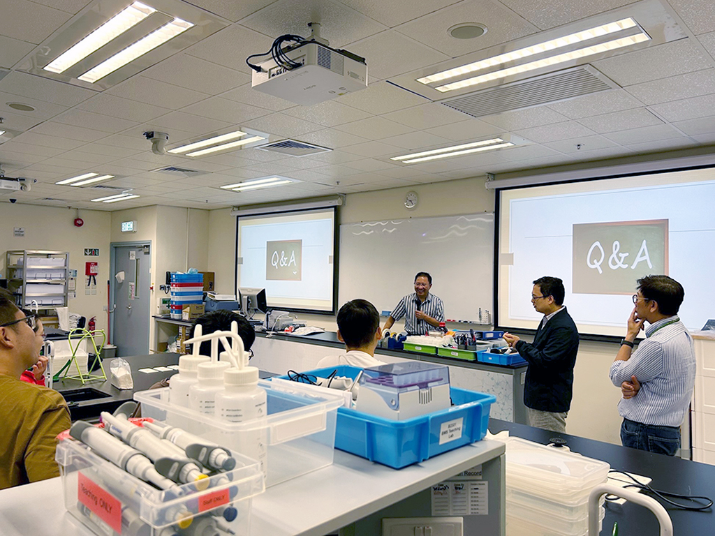 Presentations by Professor Mingliang He, Programme Leader.