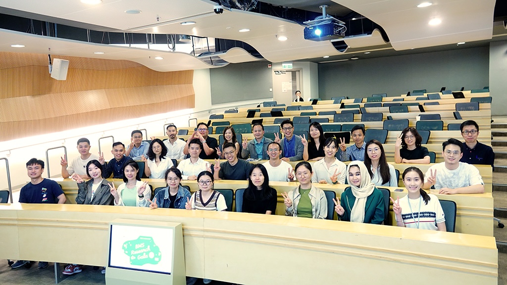 Winners of the Best Oral and Poster Presentation Awards together with our faculty members.