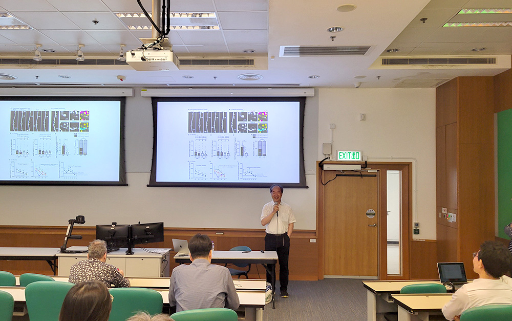 Professor Kubota gave his seminar on “Cortical Spine Dynamics During a Single Seed Grasp Motor Learning”.