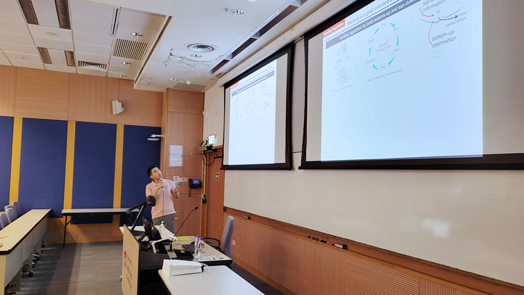 Dr FU gave his seminar on “Feeding Regulation by Tuberal Nucleus Somatostatin Neurons and their Role in Neurodegeneration”.