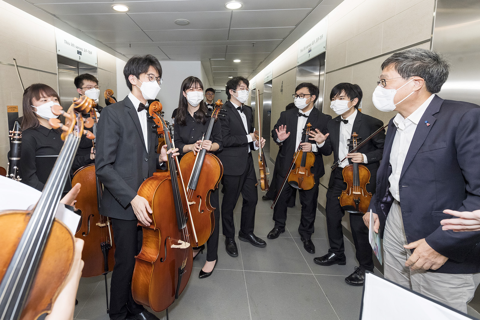 President Kuo always encourages students to immerse themselves in the arts. 