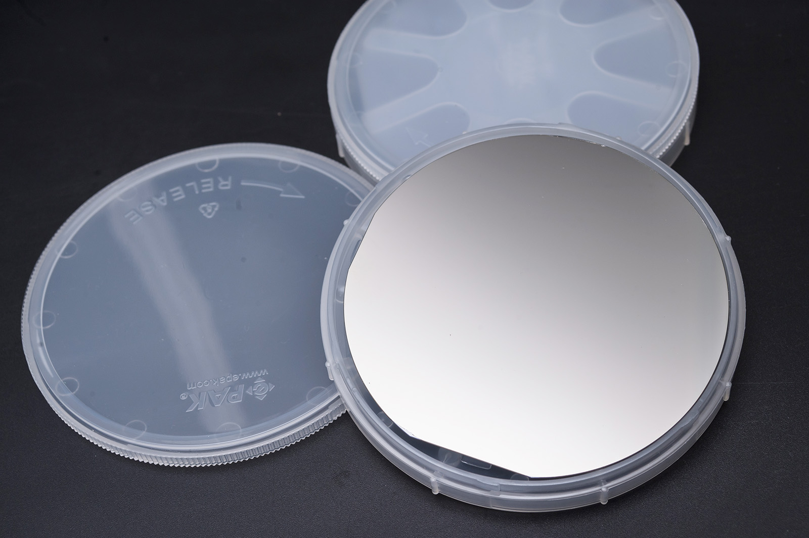 The electrocatalyst has a dual-phase nanostructure.