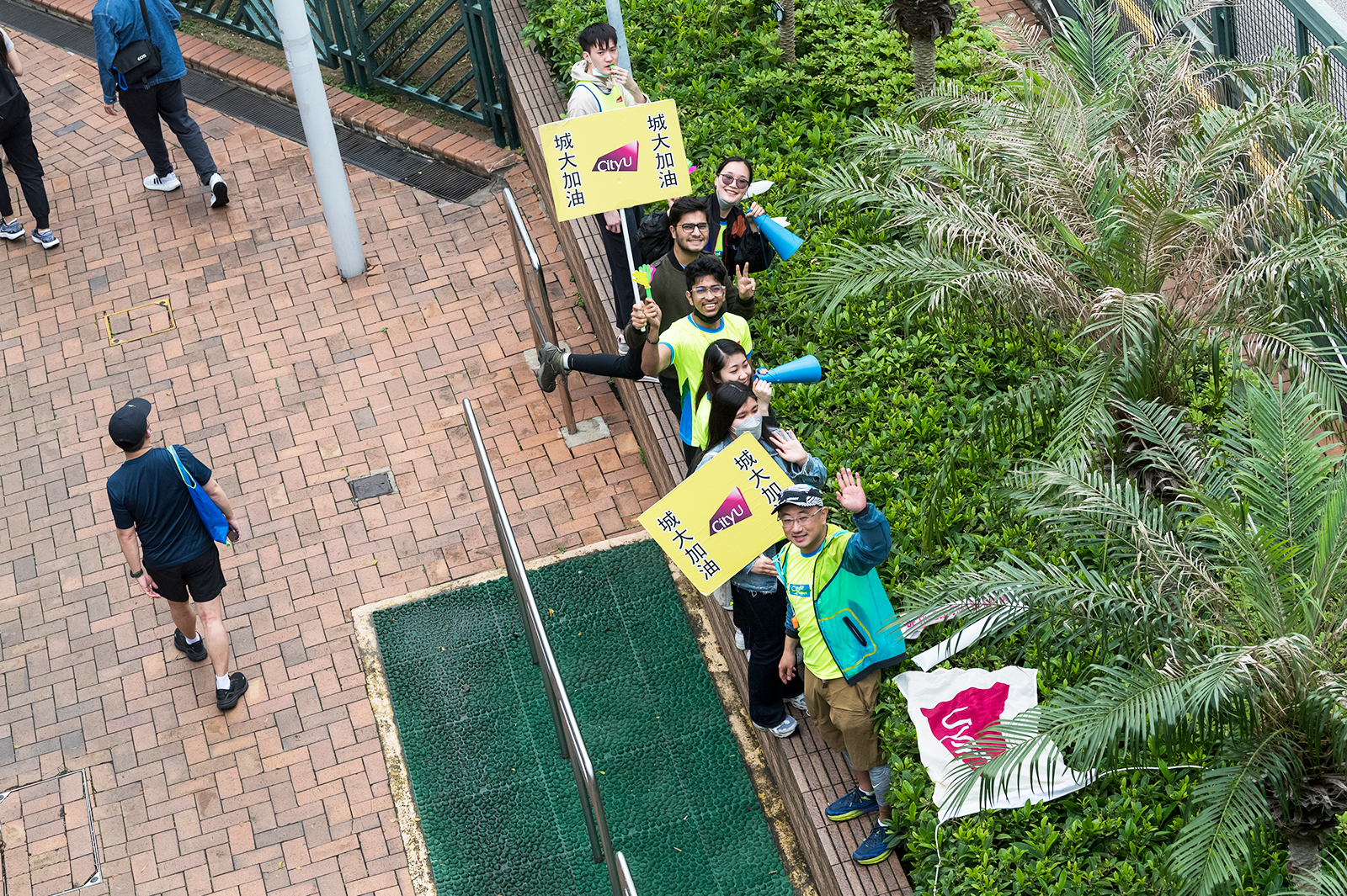President Kuo leads CityU marathon team for 13th consecutive race