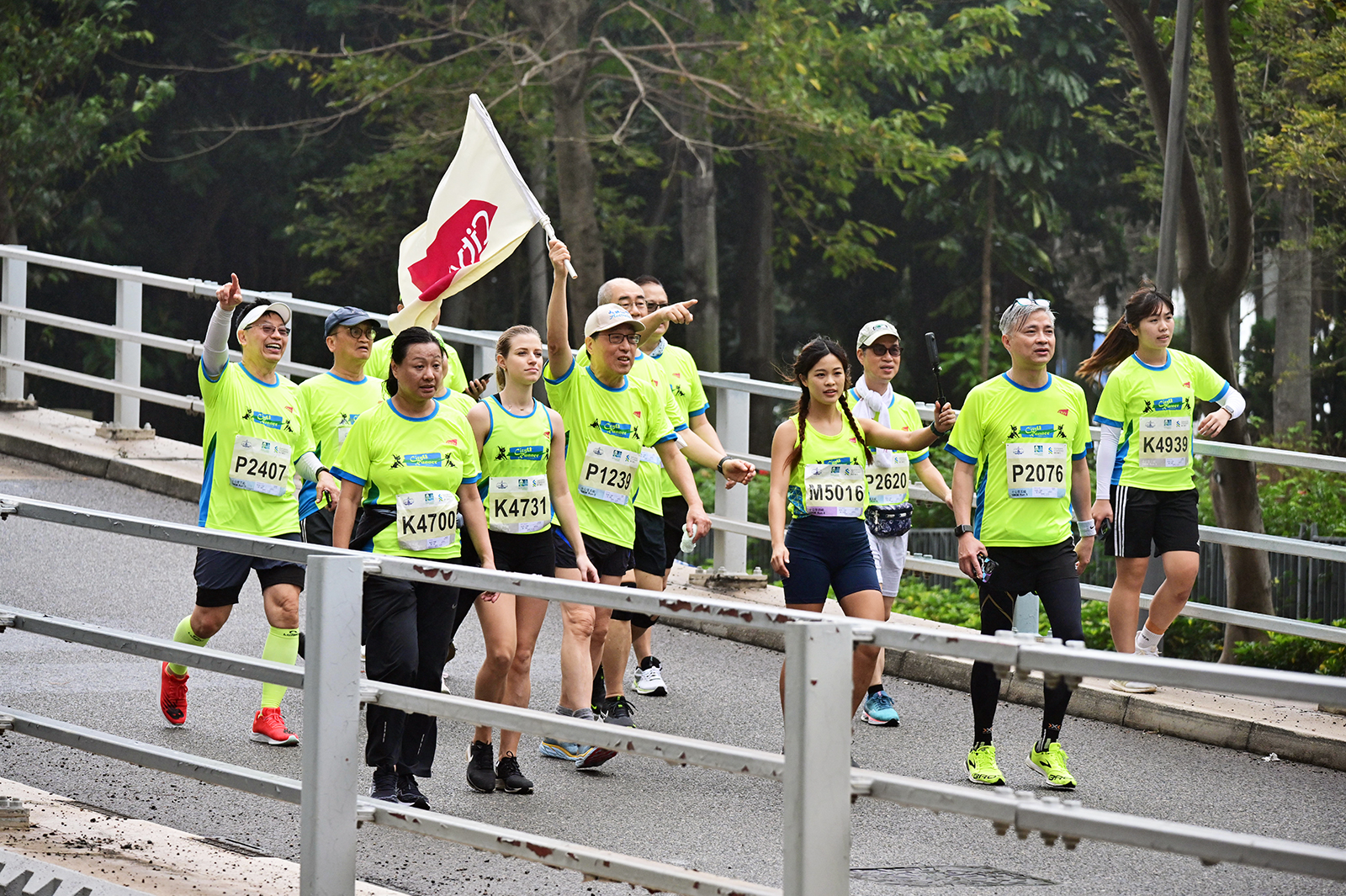 President Kuo leads CityU marathon team for 13th consecutive race