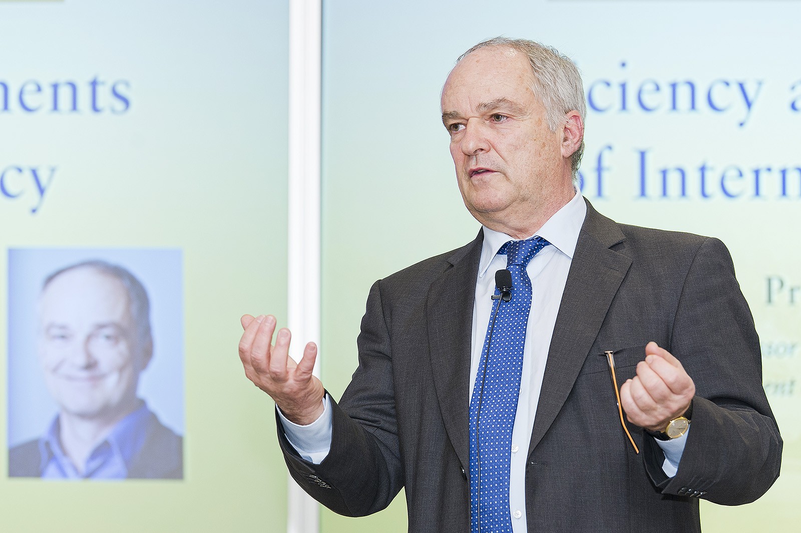 Professor Lucas Bretschger