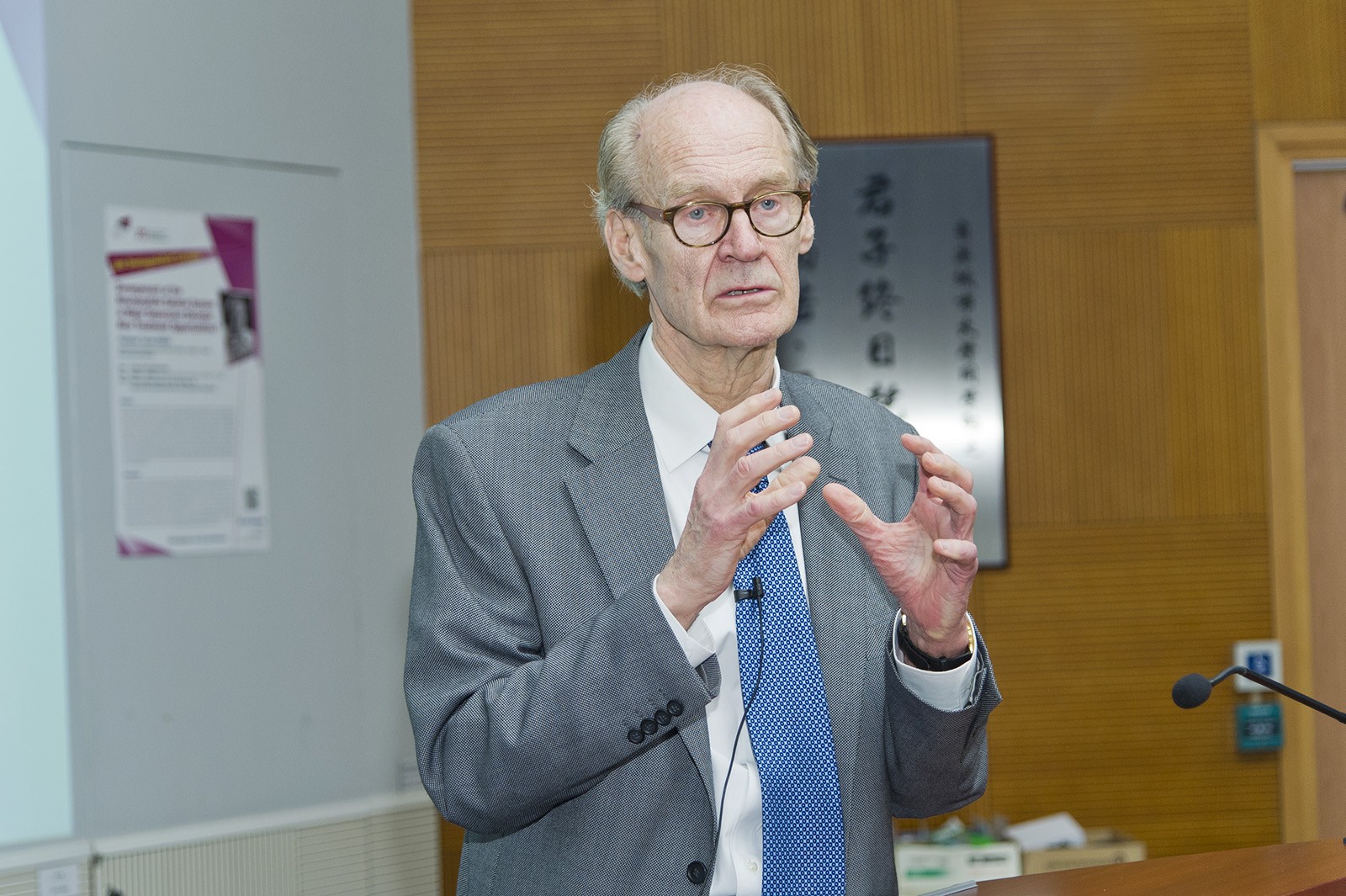 Professor Tomas H?kfelt