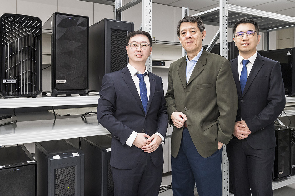 CityUHK researchers simulate nanoscale superlubricity behaviour of 2D water/ice on graphene sheet