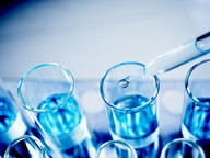 AI predicting synergistic cancer drug combinations