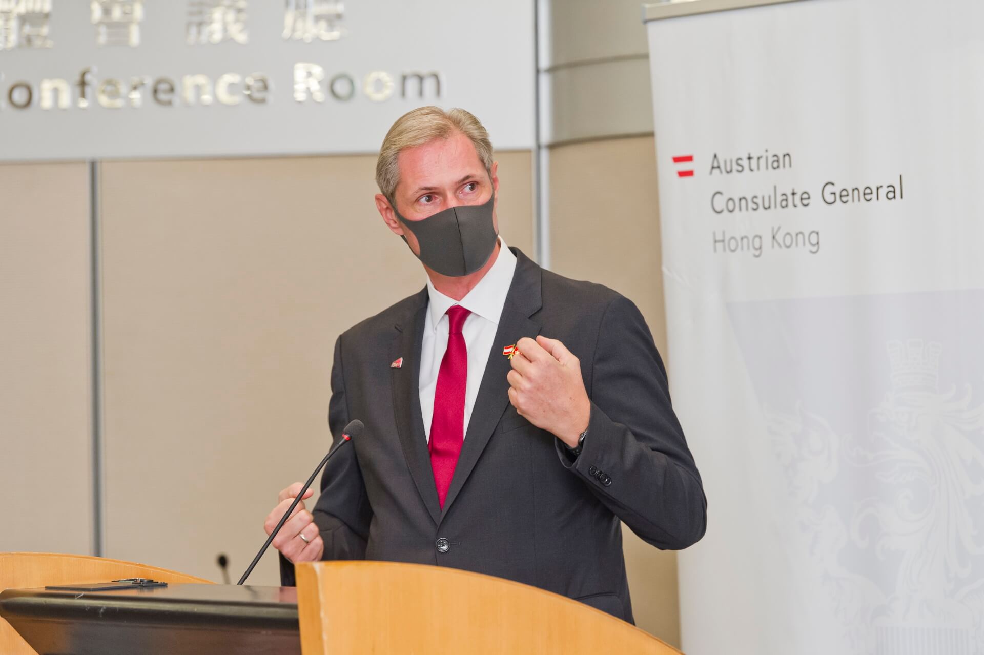 Consul-General Mr. Karl ERNST was delighted to share with the audience numerous opportunities for future studies and career development that Austria can offer.