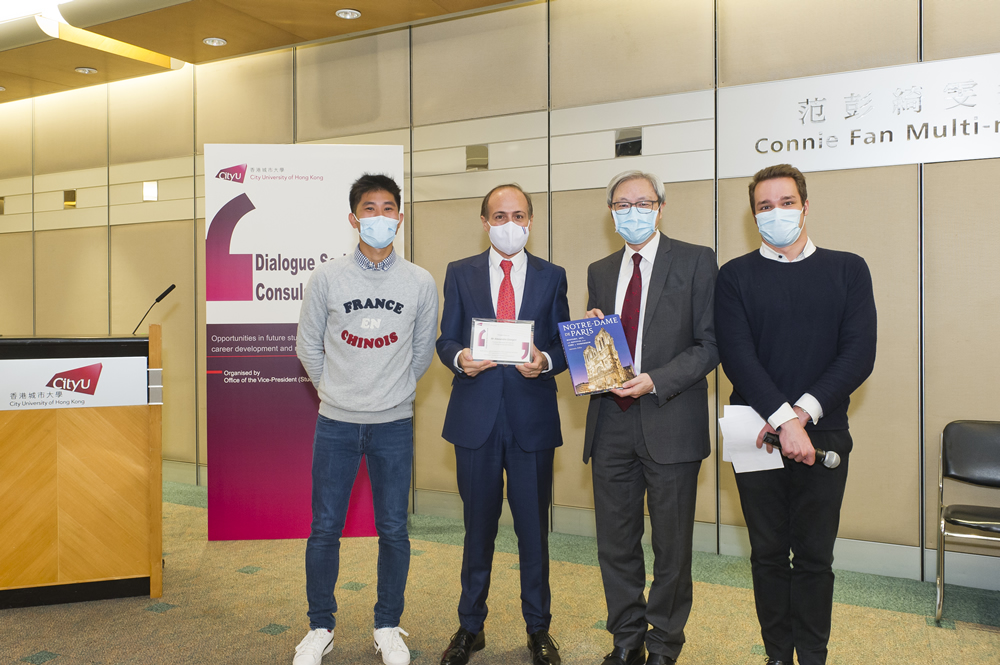 Consul General Mr. Alexandre GIORGINI was delighted to share with the audience numerous opportunities for future studies and career development that France can offer.