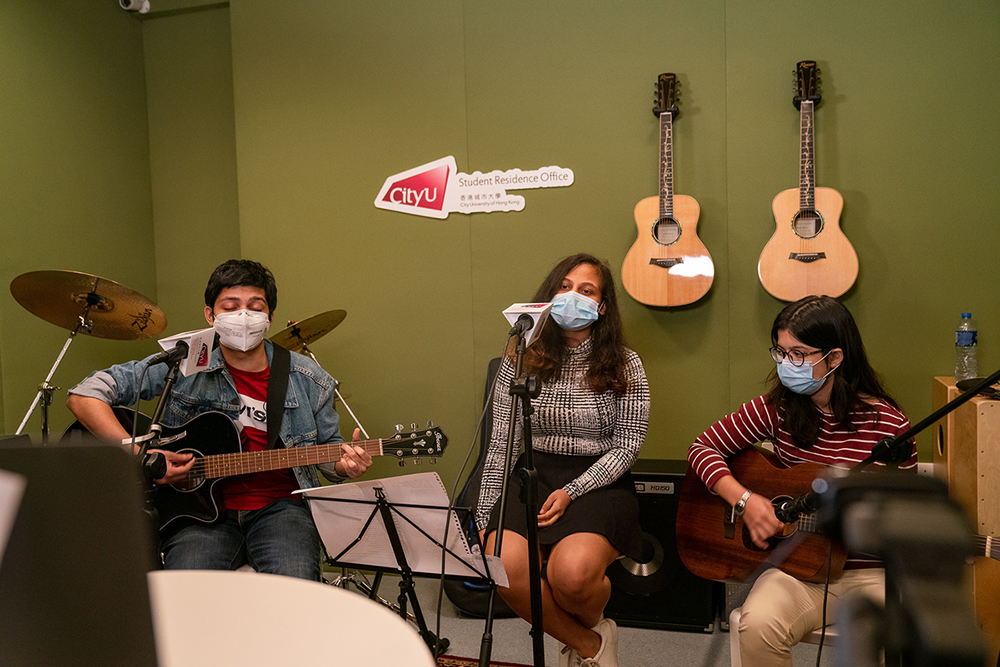 Residence Master of Jockey Club Harmony Hall (Hall 7), Dr. Eddie Ma delivered his welcome message and introduced his Residence Tutor team to the new residents.