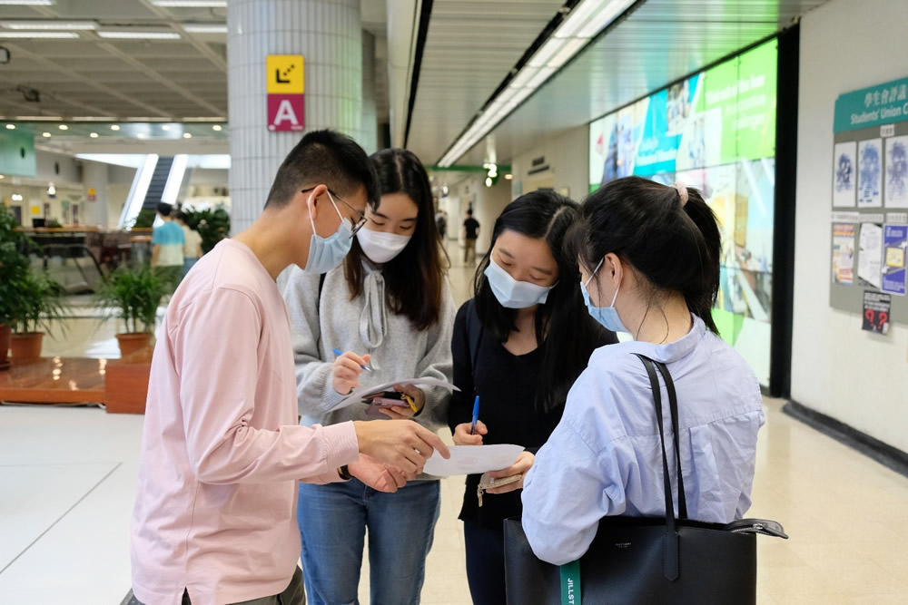 The Autism Awareness Exhibition provided educational materials introducing the challenges in developing romantic relationships that autistic people might face.