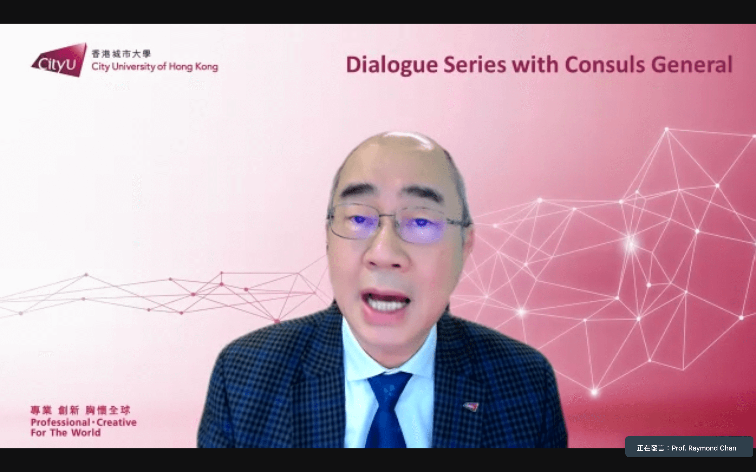 Consul-General Peter ROBBERECHT was delighted to share with the audience numerous opportunities for future studies and career development that Belgium can offer.